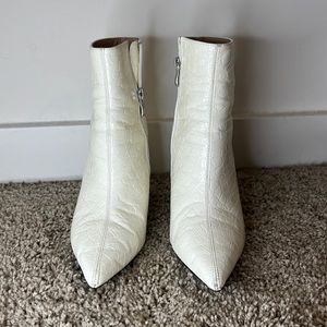 White snakeskin leather boots size 6